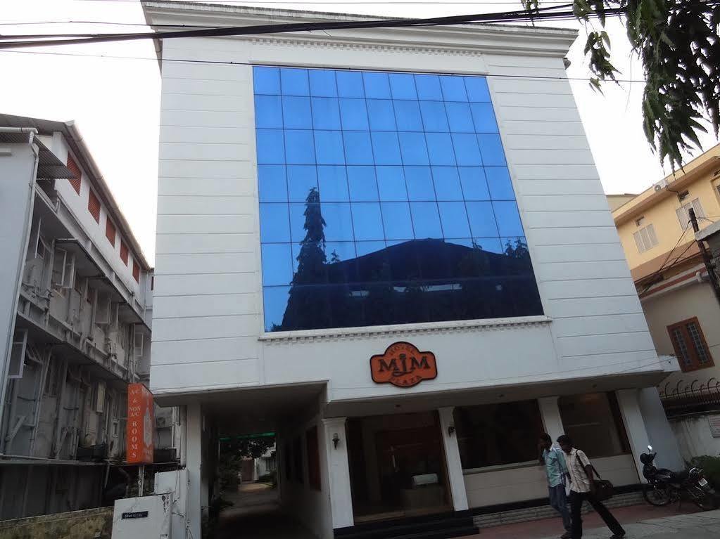 Mjm Plaza Hotell Kochi Exteriör bild