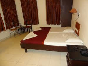 Mjm Plaza Hotell Kochi Exteriör bild